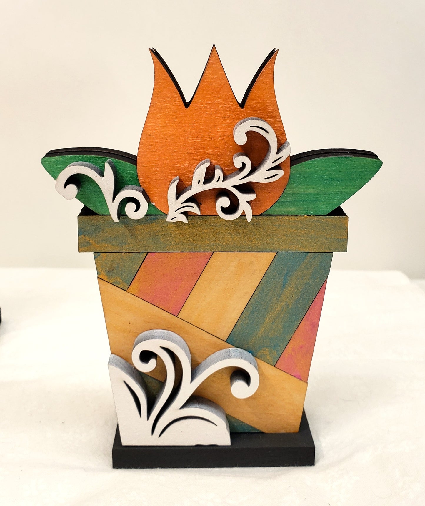Spring Wood Display - Watering Can, Daisy, Tulip